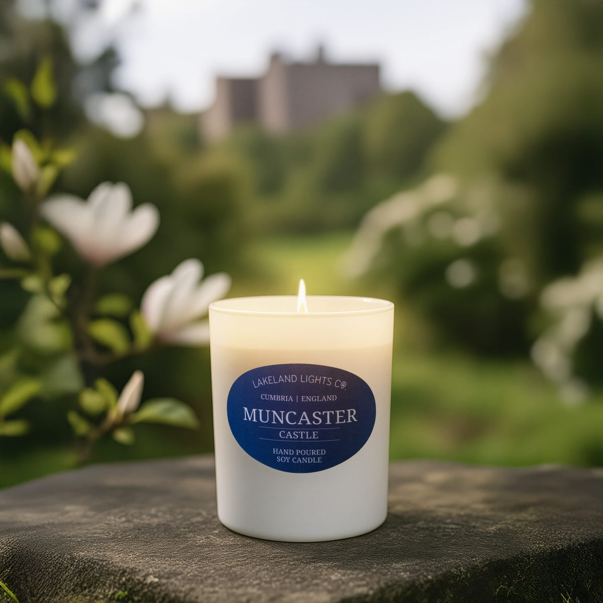 Lakeland Lights Company Muncaster Castle - Magnolia, Bergamot & Jasmine Soy Candle