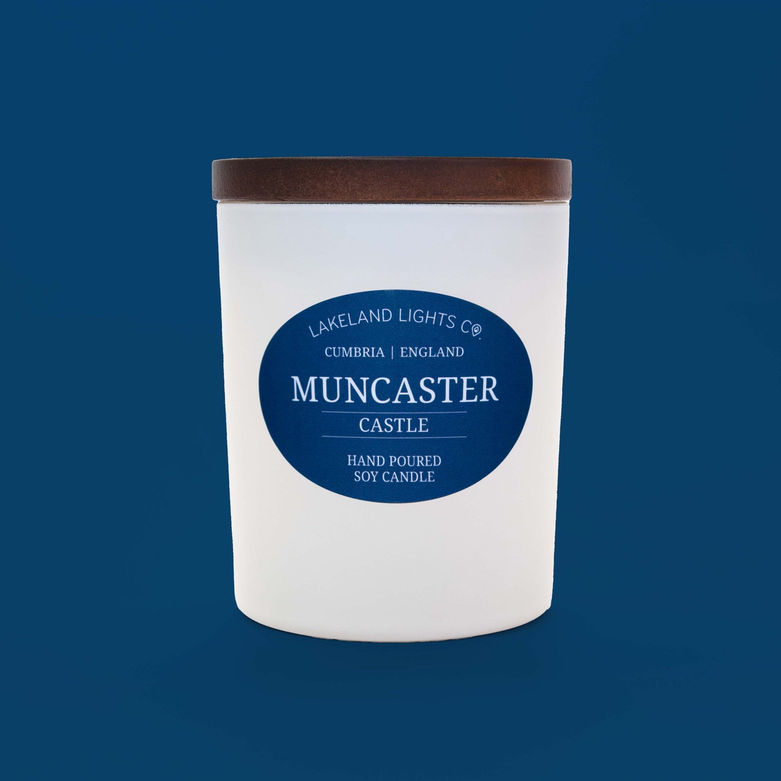 Lakeland Lights Company Muncaster Castle - Magnolia, Bergamot & Jasmine Soy Candle